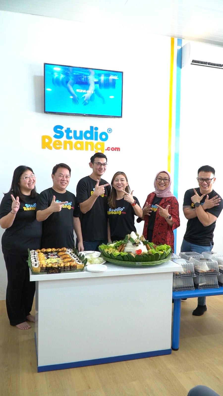 Studio Renang launch day group photo